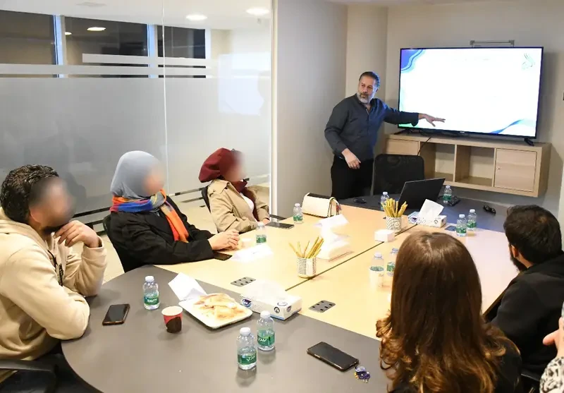 التدريب والاستشارات (للمؤسسات والعائلة)